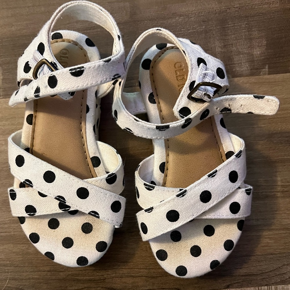 EUC Retro Toddler Polka Dot Old Navy Strap Platform Sandals Black White - Picture 6 of 6